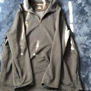 Men’s pullover size large